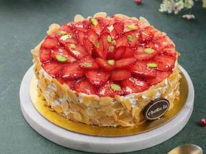 Eggless Fresh Strawberry cake (500 gms)
