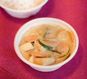 Green Curry With Jasmine Rice (Servers 1 )