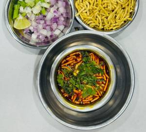 Sev Usal (200 Ml/ Without Bun/ With Salad)