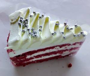 Eggless Red Velvet Pastry