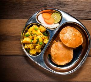 Aalo Fry With 4 Puri