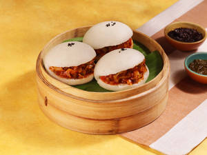 Tangy Spring Vegetables Bun (3 Pcs)