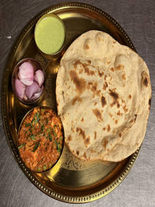 Matar Paneer+2 Tandoori Roti