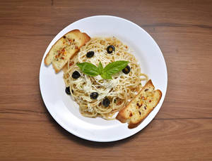 Aglio E Olio Spaghetti