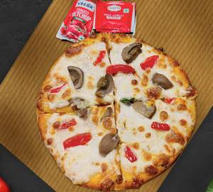 Tomato and mushroom pizza