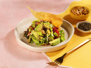Spicy Tea Leaf & Avocado Salad