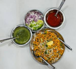 Cheese With Butter Masala Sev