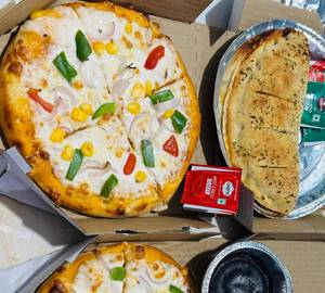 2 Veg Pizza 7 Inches Garlic Bread With Chocolava