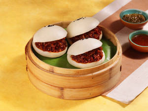Brown Onion & Roasted Chilli Bun (3 Pcs)
