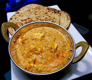 Shahi Paneer With (1 Pc) Laccha Parantha