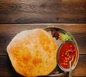 Chhole bhature  [1 pieces]