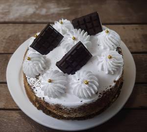 Vanilla cream cake