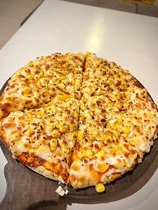 Cheesy Corn Pizza