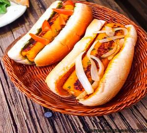 Aloo Tikki Hotdog