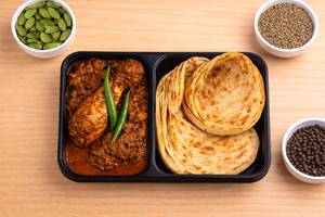 Chicken Kosha Lachha Paratha (2 Pcs) Bowl
