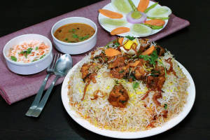 Chicken dum biryani family pack