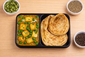 Matar Paneer Lachha Paratha (2 Pcs) Bowl