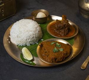 Mini Macher R Mangshor Thali