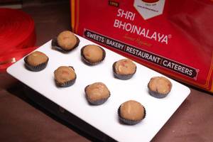 Desi Ghee Besan Laddoo
