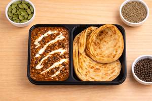 Dal Makhani Lachha Paratha (2 Pcs) Bowl