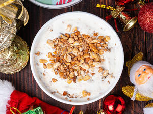 Christmas Raisin Crumble Sundae Tub (250ml)