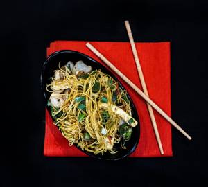 Hakka Noodles [450 Gm]