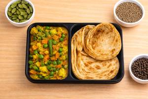 Mixed Subz Lachha Paratha (2 Pcs) Bowl