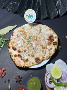 Stuffed Kulcha [1 Piece]