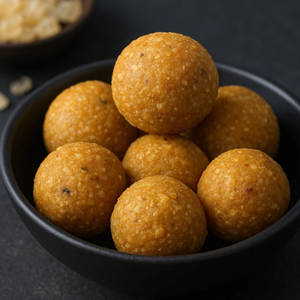 Gondh Laddu