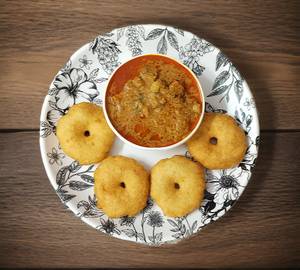 Gari  [4 piece] with chicken curry