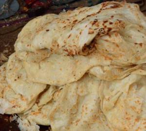 Petai Paratha 200 Gm, Ghugni, 2 Pcs Alu Dum, 1 Pcs Egg Kassa.