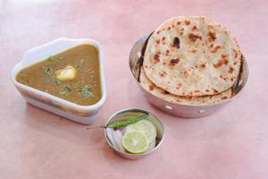Dal Makhani (250 Ml) + 2 Tandoori Roti