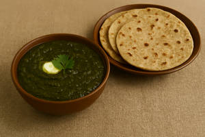 Sarso Ka Saag (1 Bowl) + 4 Wheat Roti (Gehu Ki Roti)