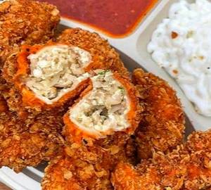 Veg kurkure paneer momos