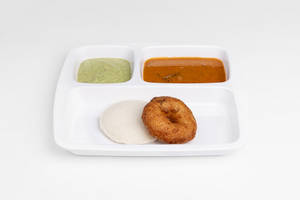 1 Idly & 1 Vada