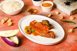 Begun Bori Diye Pabda Jhol (1 Pc)