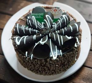 Eggless chochochip black cake