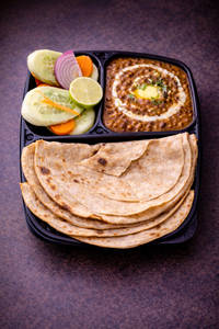 Dal Makhani Lachha Paratha Combo