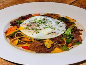 Stir Fried Linguine Pasta with Meat Tenderloin Strips & Vegetables
