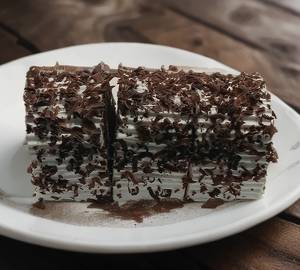 Eggless Black Forest Pastry