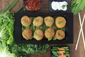 Golden Crispy Veg Momos