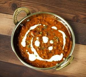 Dal makhani with 2 rotis