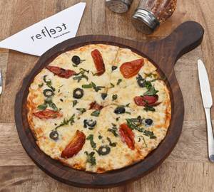 Sundried Tomato & Olives Pizza