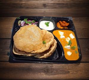 6 Puri + Shahi Paneer