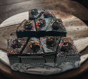 Eggless Choco Truffle Pastry