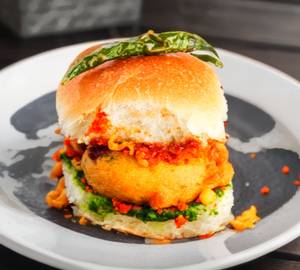 Mumbai Vada Pav two pieces