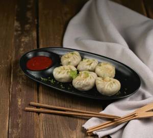 Veg Steamed Momos [6 Pieces]