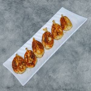 Veg Pan Fried Momos (6 Pcs)