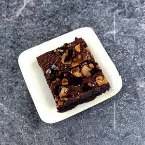 Eggless choco chips cashew brownie