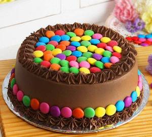 Gems chocolate cake (1kg)